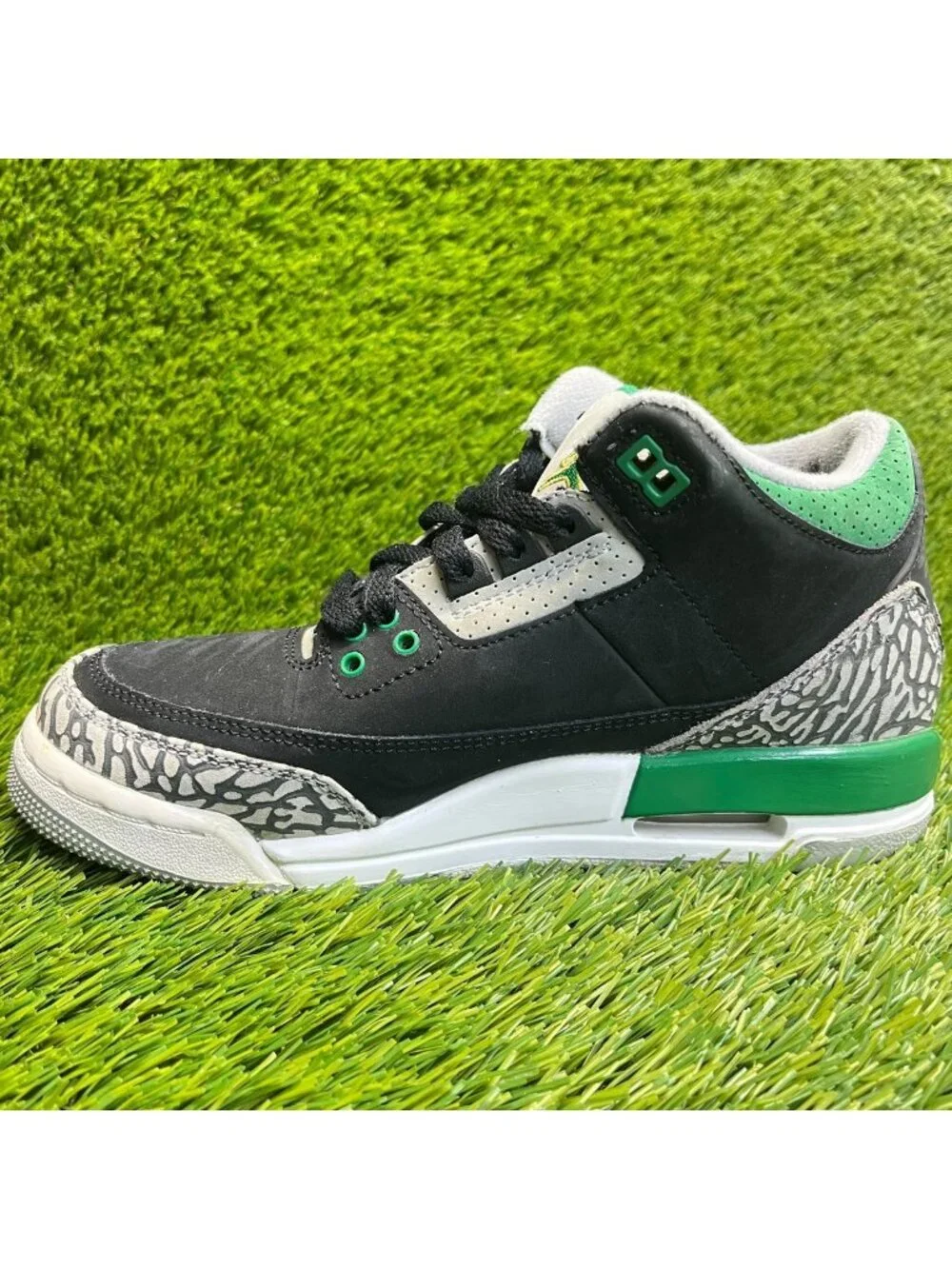 Nike Air Jordan 3 Retro Boys Size 5.5Y Black Green Gray Athletic Shoes Sneakers